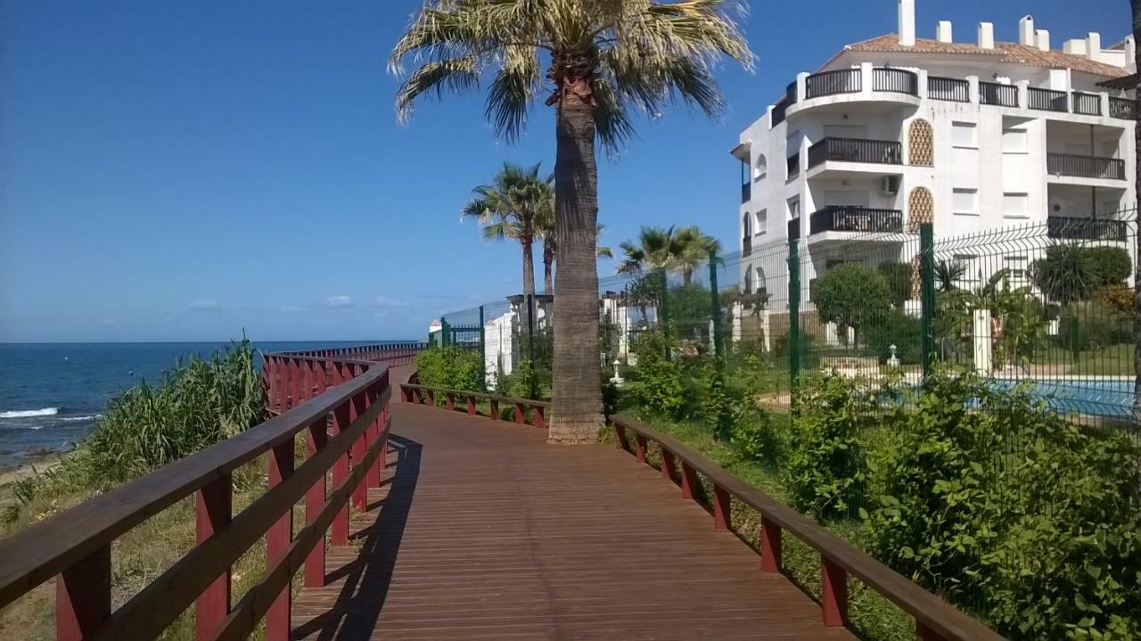 Beachfront Penthouse Apartment With Large Terrace And Breathtaking Sea Views Close To Marbella Spain Sitio de Calahonda Εξωτερικό φωτογραφία