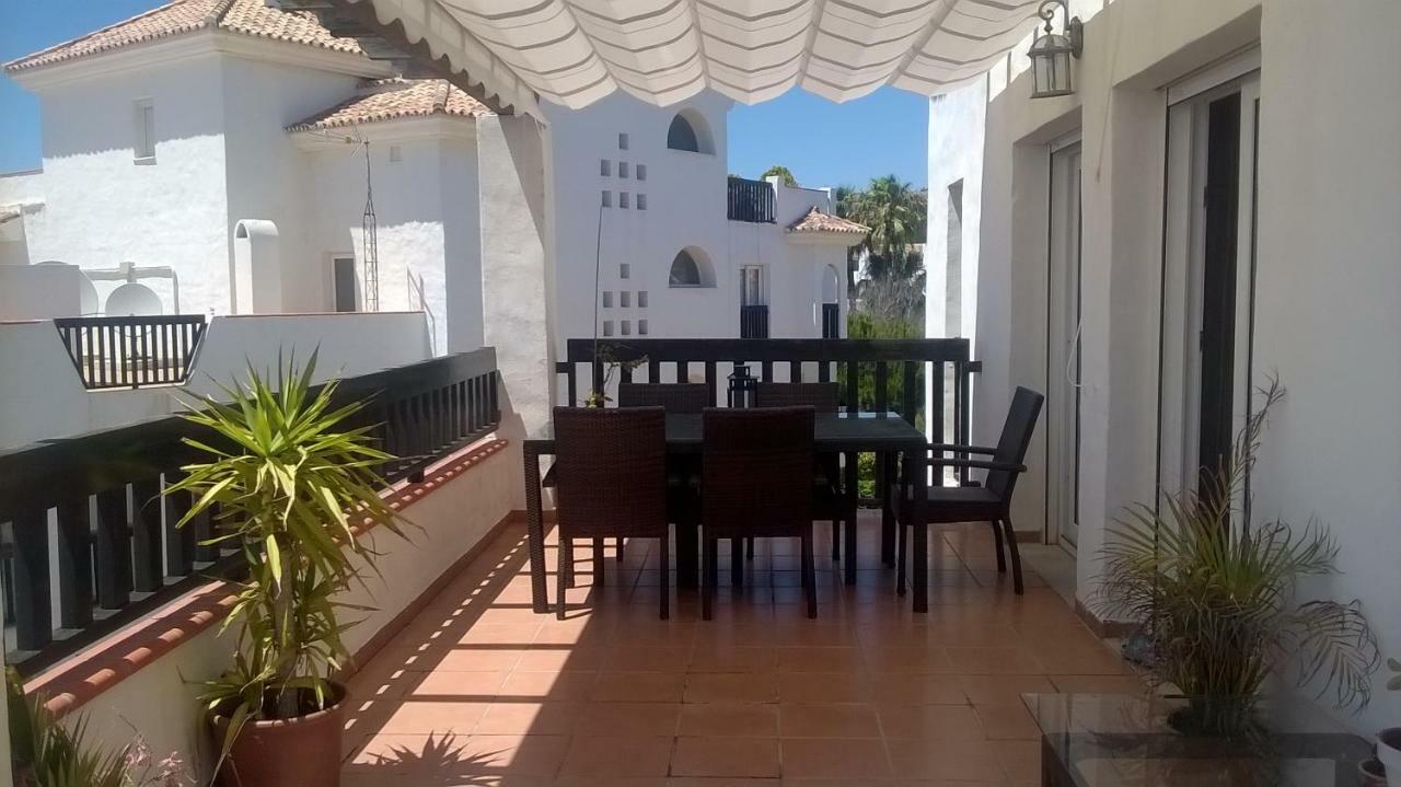 Beachfront Penthouse Apartment With Large Terrace And Breathtaking Sea Views Close To Marbella Spain Sitio de Calahonda Εξωτερικό φωτογραφία