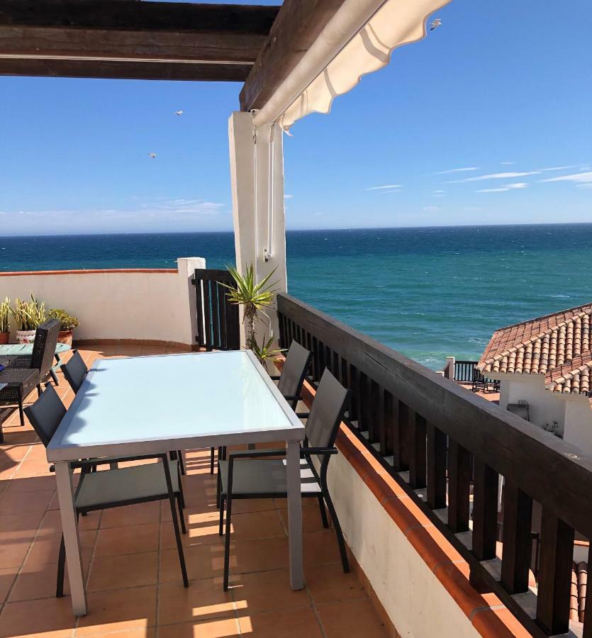 Beachfront Penthouse Apartment With Large Terrace And Breathtaking Sea Views Close To Marbella Spain Sitio de Calahonda Εξωτερικό φωτογραφία